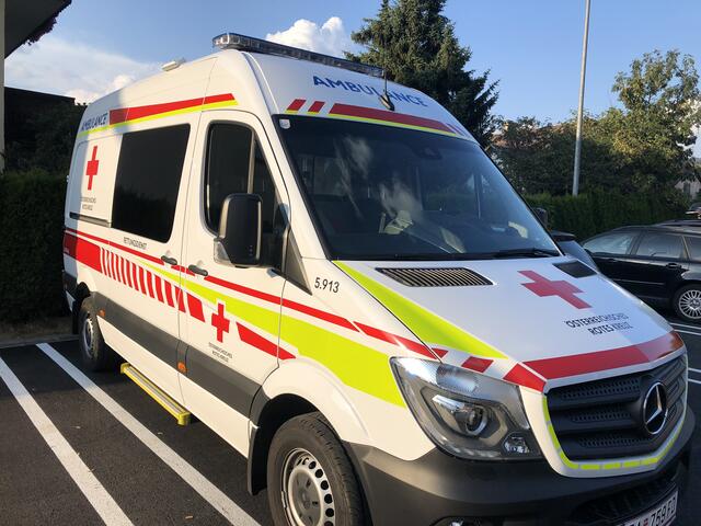 Bei einem Auffahrunfall in Neukirchen wurden zwei Personen verletzt.