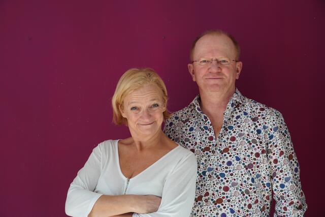 Anita und Edi Jäger mimen für uns. Das Ratespiel geht weiter.