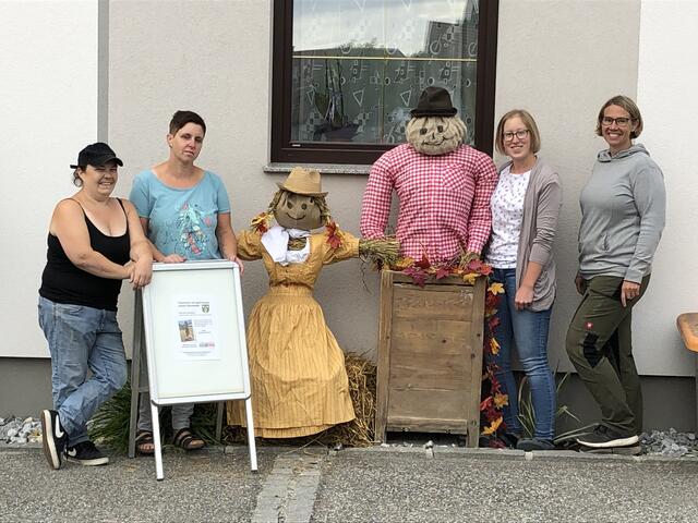 Doris Seitner, Sabine Kindermann-Zeilinger, Katharina Hahn und Bürgermeisterin Christina Martin vor dem Gemeindeamt. | Foto: Gemeinde