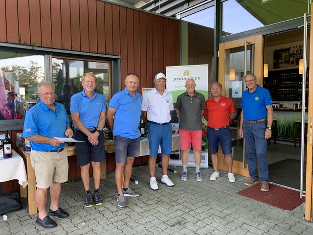 Die Sieger der Einzelwertungen samt Captains.
