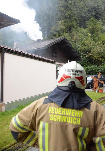 Die Freiwillige Feuerwehr Schwoich stand am 28. September mit dreißig Mann und drei Fahrzeugen im Einsatz.  | Foto: ZOOM.Tirol