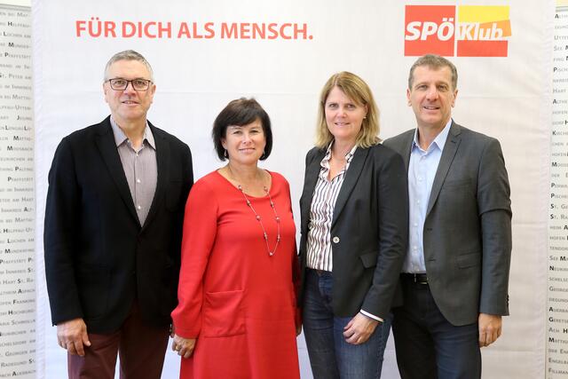 LAbg Erich Rippl, Soziallandesrätin Birgit Gerstorfer, Bezirksvorsitzende Gabriele Knauseder, Klubvorsitzender Christian Makor