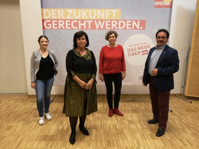 Am Foto von links SP-Stadtparteivorsitzende Bianca Karr-Sajtarevic, Landesrätin Birgit Gerstorfer, Stadträtin Viktoria Frühwirth und Bezirksparteichef Bgm. Erich Wahl