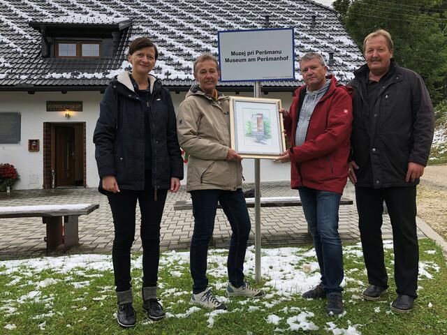 Sabine Schatz, Walter Hofstätter und Josef Katzlinger mit Gudrun Blohberger (2. von links), Mitgestalterin des Museums Peršmanhof und pädagogische Leiterin der KZ-Gedenkstätte Mauthausen.