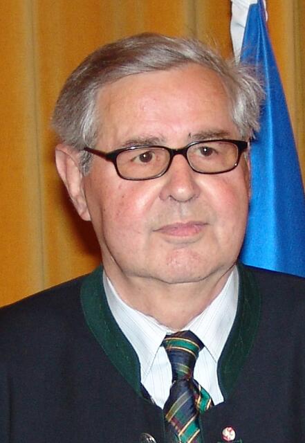 HR Dr. Rudolf Fürnkranz verfasste bereits 2 Bände über die Geschichte der Landesfürstlichen Stadt Laa. Dieser letzte Teil behandelt nun die Jahre 1600 - 1800.