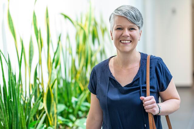 Nicole Koller startet neu durch und macht eine Ausbildung zur Pflegefachassistenz am Klinikum Wels-Grieskirchen. Eine Anmeldung ist bis 07.12.2020 möglich.