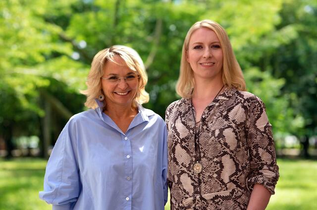 SPÖ Bezirksvorsitzende Elisabeth Blanik und G Bezirksvorsitzende Evelyn Müller (r.).