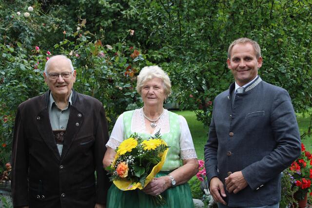 Leopold und Anna Zagler mit Bürgermeister Günter Schaubach