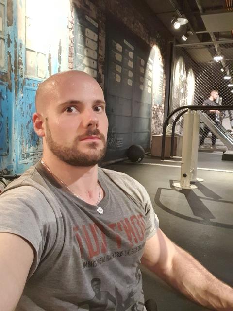 Im Fitnessstudio in Graz...mit dabei mein Muhammad Ali T-Shirt...selten hat mich ein Kämpfer so inspiriert wie eben jener.