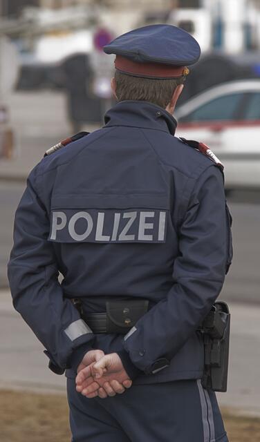 Geschlossen wegen Corona: Die Beamten der Polizeiinspektion Schmiedgasse in Graz dürfen derzeit nicht in ihre Dienststelle.