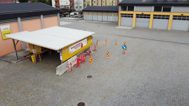 „Corona-Drive-in“ am Gelände der Straßenmeisterei Kirchdorf.