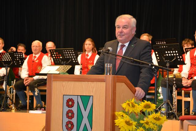 Landeshauptmann Hermann Schützenhöfer gratulierte zum 850-jährigen Jubiläum.