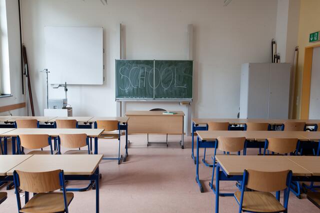 Seit Montag stehen acht Schulklassen im Georg von Peuerbach Gymnasium leer.