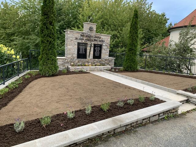 Das Kriegerdenkmal in Oberkohlstätten wurde in mehrmonatiger Feinarbeit restauriert.