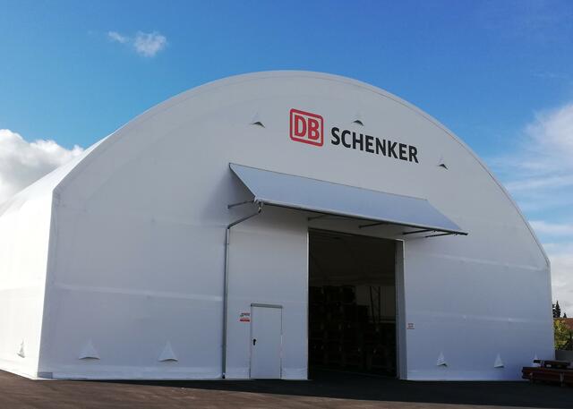 Die neue Leichtbauhalle der Firma Schenker.