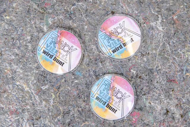 Buttons der Aktionsgruppe "Franckviertel wird bunt". | Foto: Violetta Wakolbinger