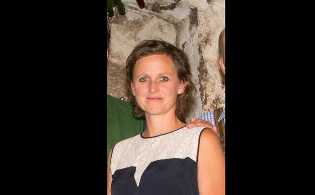 Marcella Wieland aus Unternberg, Mitwirkende bei "Kunst & Kultur für junges Publikum": "Ich spiele Kindertheater, weil mir der ganze Prozess, der dahinter steckt, das kreative Tun, mit Kolleginnen und Kollegen zusammen ein Stück einzulernen, zu verfeinern, lebendig zu machen, unglaubliche Freude bereitet. Vor Kindern zu spielen ist deshalb so wunderbar, weil sie so ehrlich, authentisch und klar sind. Die Faszination in den Augen der Kinder berührt mich immer wieder. Die Präsenz, die sie haben, nur 'im Hier sind', sich in das Stück hineinleben, ist einfach schön. Es ist ein Geschenk."