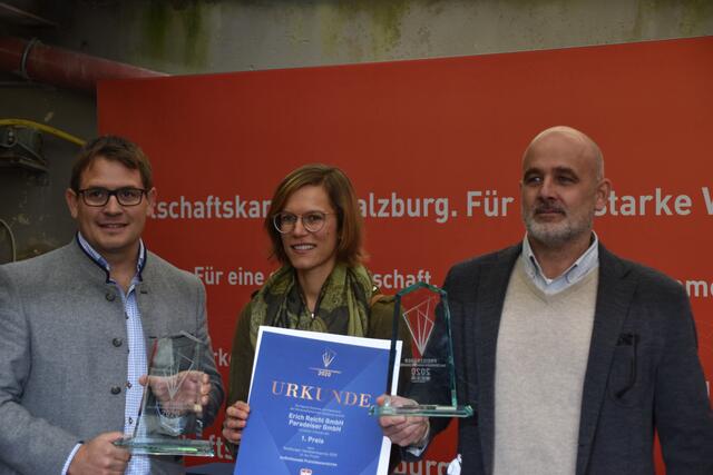 Preisträger auf Platz eins (v. l.): Georg Paradeiser (Spengler) mit Partnerin Christina Kreuzer und Erich Reichl (Steinmetz).