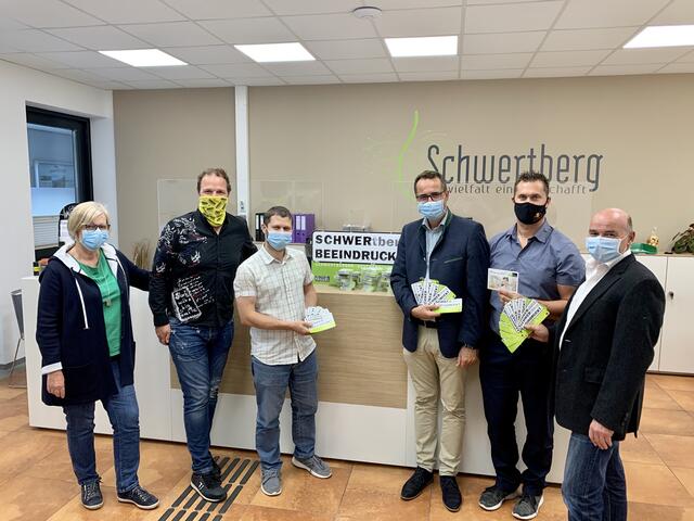 Alle Parteien und die Wirtschaft trugen zum Gelingen der Schwertberger Einkaufsaktion bei.