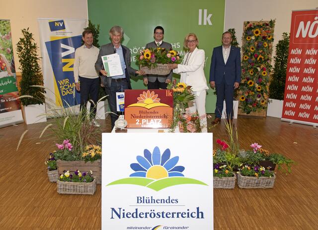 Wieselburg am zweiten Platz: Johannes Käfer, Werner Tazreiter, Lorenz Mayr, Johanna Mikl-Leitner und Jochen Flicker
