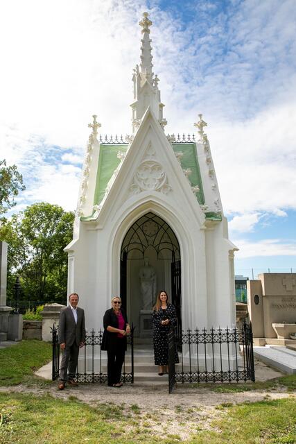 Das kunsthistorisch wertvolle, neogotische Mausoleum im Zentrum des Friedhofs stammt aus der Zeit um 1865 und ist aus Sicht der Kulturabteilung unbedingt erhaltenswürdig.