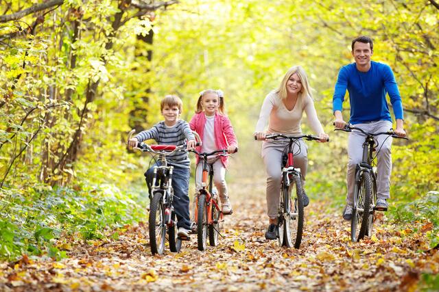 Wer im Herbst Rad fahren möchte, sollte sich die ARBÖ-Tipps zu Herzen nehmen.