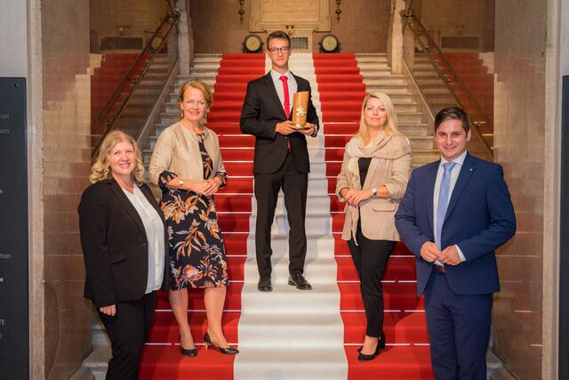 Lenka Pavlanska Haus- und Pflegedienstleitung Casa Kirchberg/Rabenstein,
N.Ö. Landesrätin für Bildung, Familien und Soziales Maga Christiane Teschl-Hofmeister, N.Ö. Zivildiener des Jahres Jonathan Zeilerbauer, Casa Leben im Alter Bereichsleitung Pflege Enisa Nedzibovic M.Sc., Abgeordneter zum Nationalrat.Lukas Brandweiner
 | Foto: BMLRT/Christian Lendl