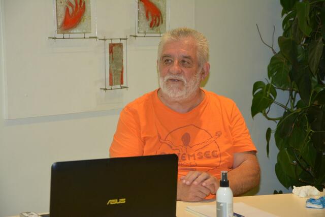 Robert Reischer stellte das Modell des bedingungslosen Grundeinkommens vor.