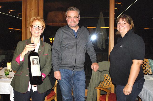 Auch „Postenkommandant Kroisleitner“ von Soko Kitzbühel – Ferry Öllinger – war beim steirischen Abend zu Gast (mit Barbare Buter-Lindner, Christine Lindner.