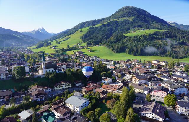 Ballon über Kirchberg.
