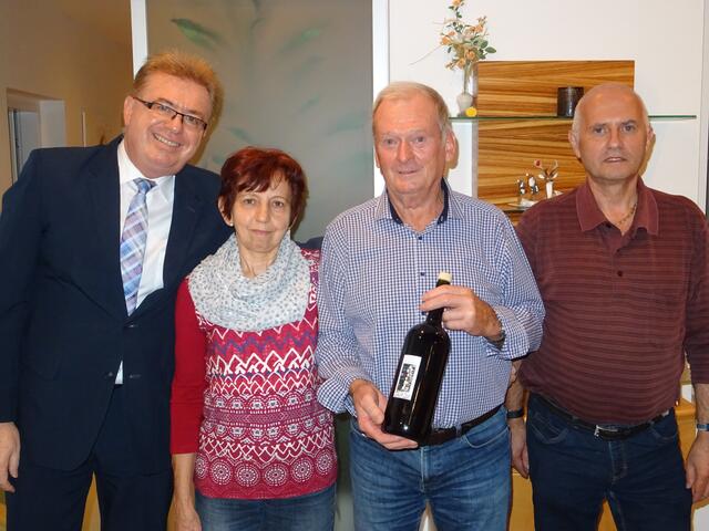 Werner Schöll, Gattin Herta Wilfinger, Geburtstagskind Ewald Wilfinger und Ernst-Anton Hihlik.