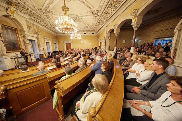 Wer hat künftig den Vorsitz im Alten Rathaus? Am 11. Oktober wird die Bezirksvertretung gewählt. | Foto: Schneider