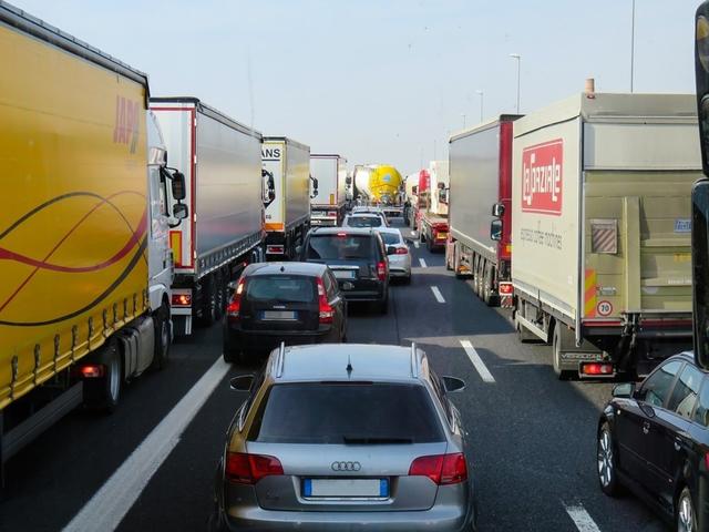 Zum LKW-Fahrverbot und den diesbezüglichen LKW-Beschränkungen gibt es zahlreiche Ausnahmen. Diese Ausnahmegenehmigungen seien zu hinterfragen, so Philip Wohlgemuth.