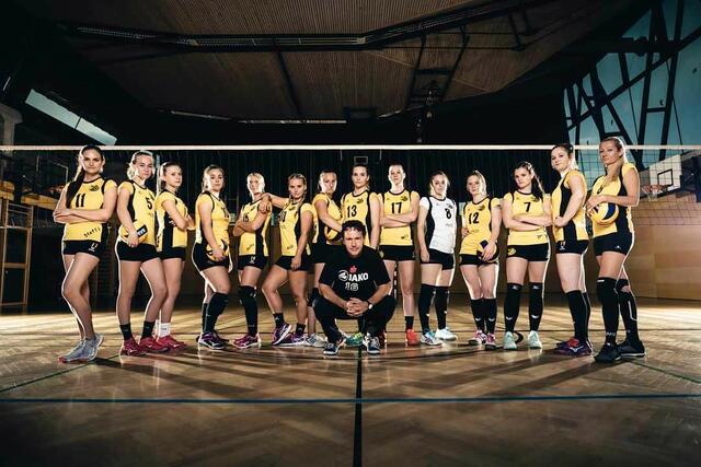 Rainer Erath trainiert schon lange und sehr erfolgreich die jungen Volleyballerinnen des VBK Sparkasse Wolfsberg. Am Samstag steht in der dritten Runde ein Auswärtsspiel in Graz bevor. | Foto: René Knabl