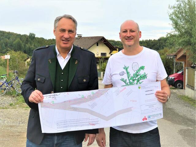 Bürgermeister Josef Schmidl-Haberleitner und sein Vize Michael Sigmund haben sich für die neuartige Gestaltung der Haitzawinkelstraße eingesetzt.