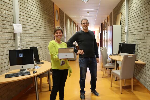 Direktorin Gerlinde Zergoi-Wagner und IT-Fachmann Ingomar Preiml.