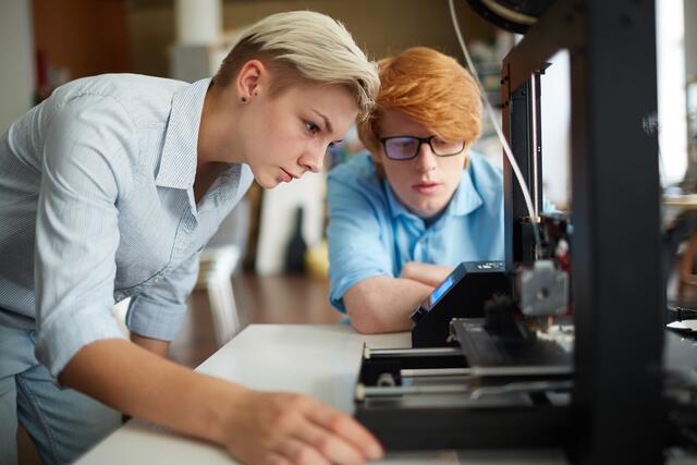 In der Grand Garage bauen und testen die Start-ups des Gründerzentrums tech2b künftig an innovativen Produkten.