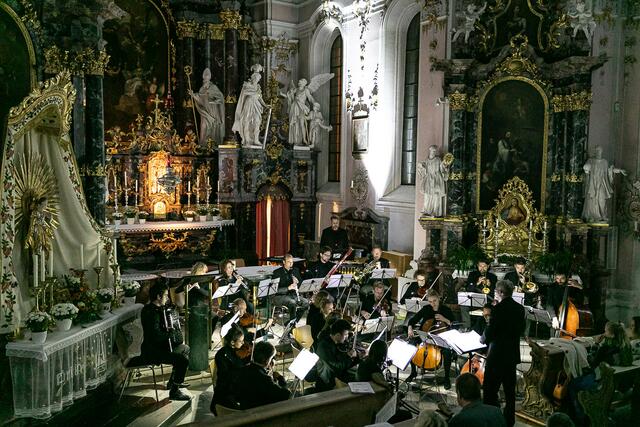 Das Kammerorchester InnStrumenti feiert in der Wallfahrtskirche Götzens das 10-Jahr-Jubiläum.