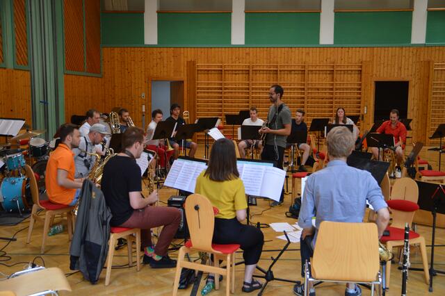 Bigband-Konzerte sind selten geworden. Emiliano Sampaio bringt diesen musikalischen Genuss nach Eggersdorf.