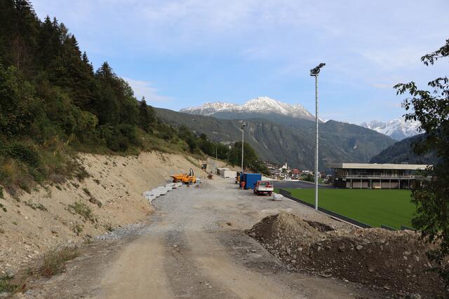 Hier errichtet die Gemeinde noch einen Beachvolleyballplatz, eine Kneippanlage, ein Klimafit-Spielplatz und ein Funcourt mit Basketballplatz errichtet, um das Multi-Sportzentrum gemeinsam mit dem schon vorhandenen Schwimmbad und den Tennisplätzen zu vervollständigen.