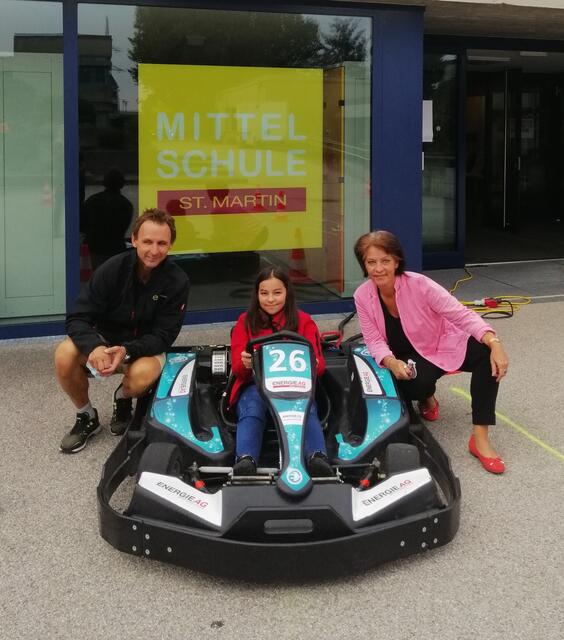 Direktorin Heide Dachs-Wiesinger freute sich über das Engagement der Schüler. | Foto: Mittelschule Traun