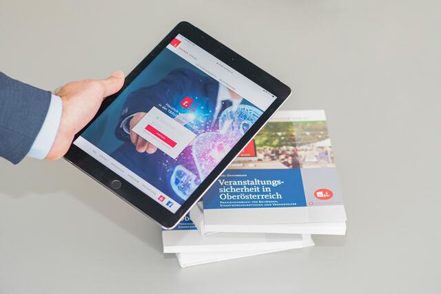 Auf der neuen Online-Plattform “Trauner RechtsBox” bietet der Medienverlag juristische Fachbücher künftig auch als E-Book-Version.