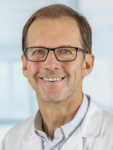 Dr. Walter Neubauer, Leiter Department für Psychosomatik für Erwachsene, Klinikum‐
Standort Grieskirchen | Foto: Klinikum Wels‐Grieskirchen/Nik Fleischmann