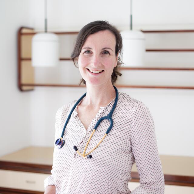 Dr. Christine Moser ist Kinder- und Jugendärztin. Sie eröffnet in Mils ihre erste eigene Ordination.