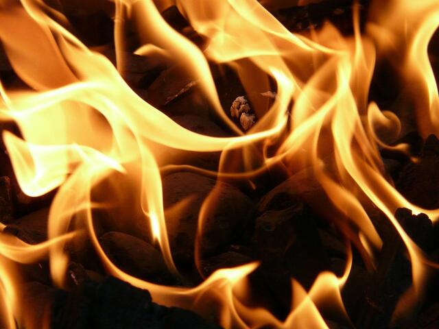 15-Jähriger soll Brand in Mistkübel gelegt haben.