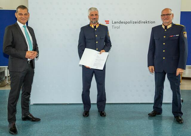 Generalsekretär Mag. Helmut Tomac, der neue Bezirkspolizeikommandant Obstlt Christoph Patigler und Landespolizeidirektor HR Dr. Edelbert Kohler (v.li.)