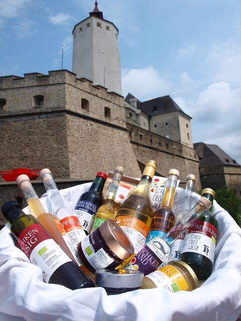 Ein großer Herbstmarkt im Zeichen des Streuobsts wartet am 25. Oktober auf der Burg Forchtenstein.