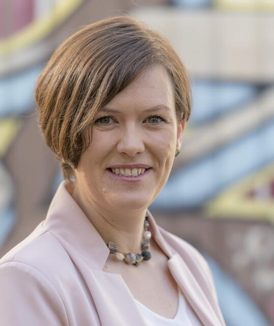 Angelika Stegmayr vom KBW Tirol mit zahlreichen Informationen.