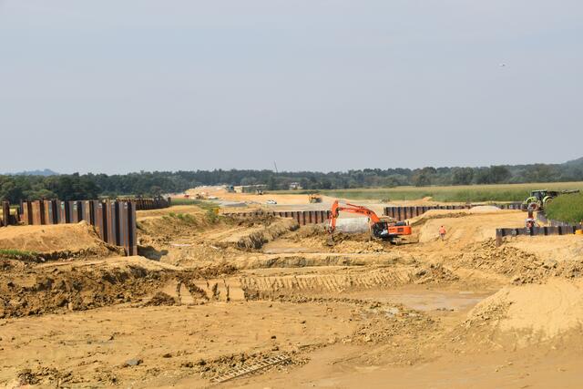 Hier entsteht die künftige S7-Anschlussstelle bei Rudersdorf, gegenüber sind 18 Hektar Gewerbegebiet geplant.