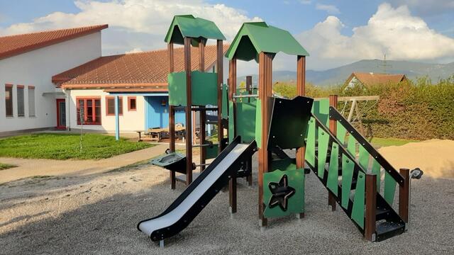Die neue Spielturmkombination im Kindergarten St. Marein
